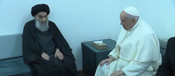 O aiatolá Ali al-Sistani e o papa Francisco em reunião portas fechadas