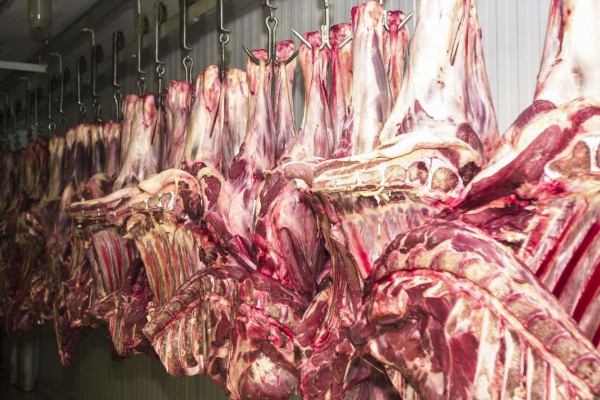 Alimentos e bebidas tiveram uma alta de preços de 0,72%