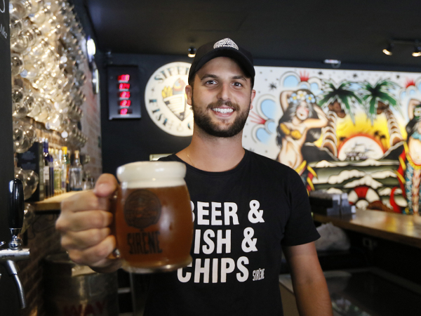 Sirène Fish & Chips: trouxe o conceito inglês de peixe com fritas e cerveja artesanal para Curitiba