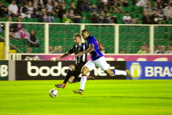Jenison enfrenta o Figueirense: Paraná na liderança provisória