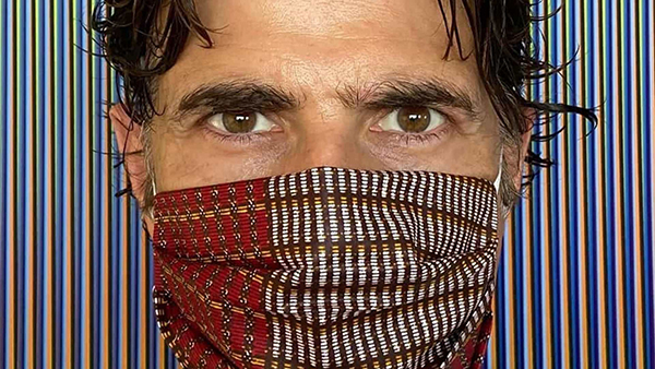 O ator Reinaldo Gianecchini apoia a campanha do MPT, de produção e doação de máscaras feita com tecidos africanos por imigrantes