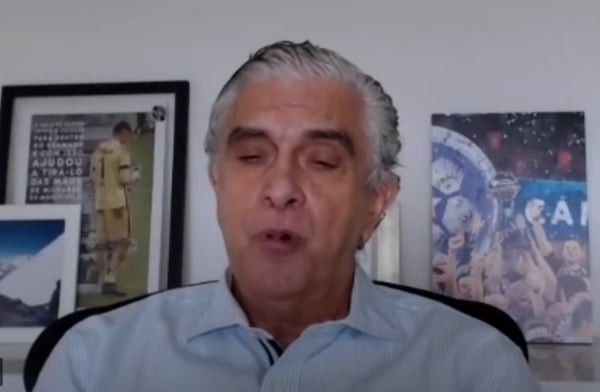 Petraglia anuncia as mudanças no futebol