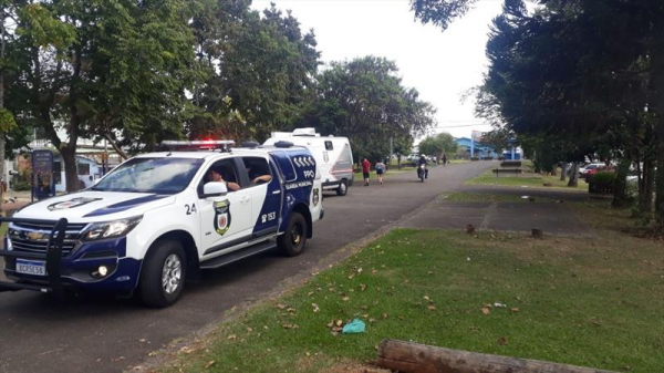 Guarda percorre parques nos bairros veiculando mensagens