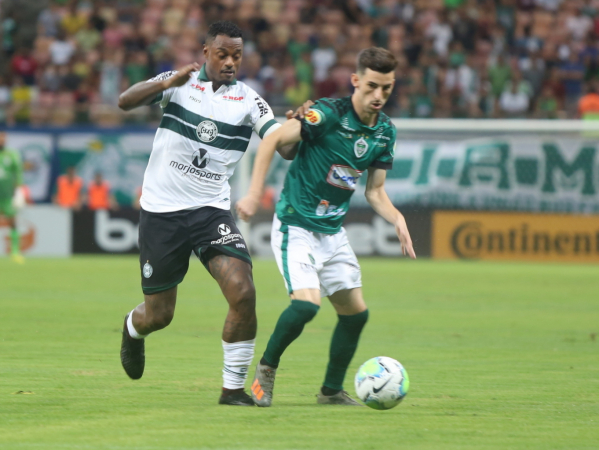Manaus 1x0 Coritiba: vexame na Arena da Amazônia