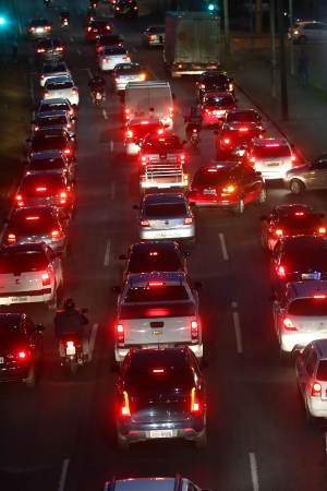 Em Curitiba, crescimento da frota foi de 22,69%, menor que o aumento no Estado