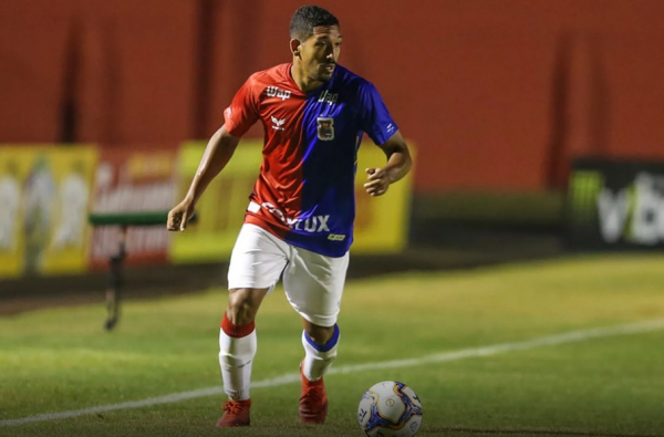 Léo Príncipe: ele substitui Éder Sciola contra o Vitória