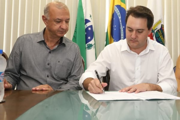 O prefeito de Araucária, Hissam Hussein Dehaini, e o governador Ratinho Jr