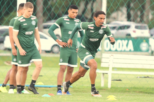 O zagueiro Rafael Lima: ele pode ganhar a vaga de Sabino