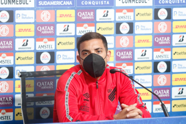 Terans, do Athletico: “Temos feito um grande trabalho para conseguir o título”