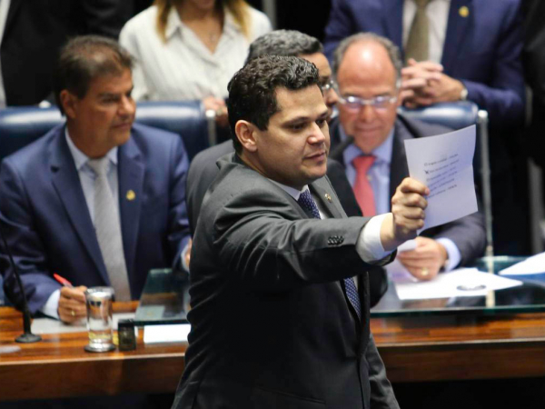 O senador Davi Alcolumbre (DEM-AP), eleito presidente do Senado