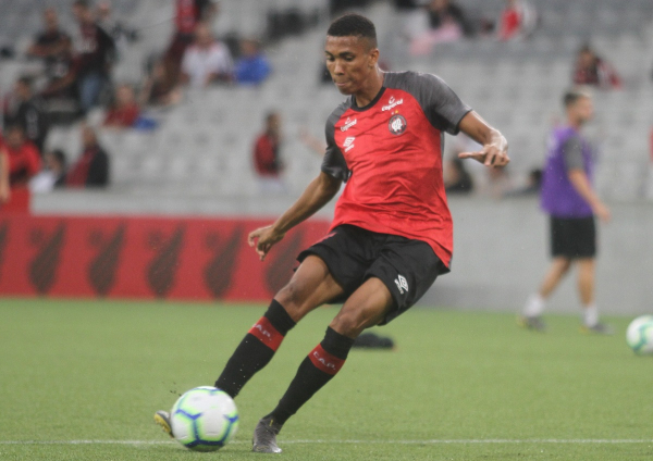 Madson: no Top 5 da lateral-direita