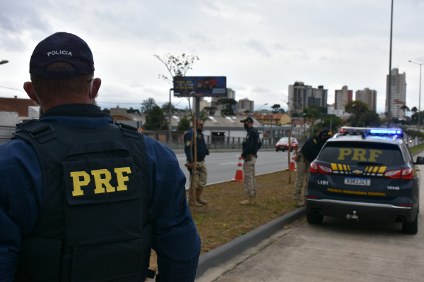 Após reportagem, PRF passou a centralizar informações em Brasília e mandou apagar imagens de flagrantes de alta velocidade