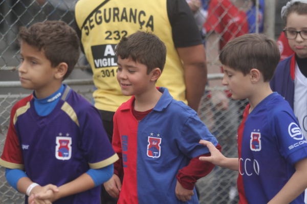 Torcedores do Paraná Clube na Vila Capanema
