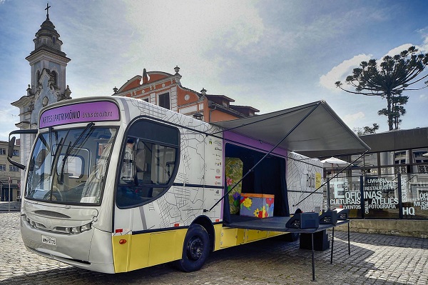 Ônibus da Cultura em Curitiba