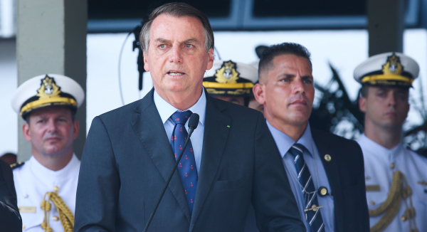 Bolsonaro: "Eu quero liberdade de imprensa. Ninguém mais do que eu sou atacado na internet"