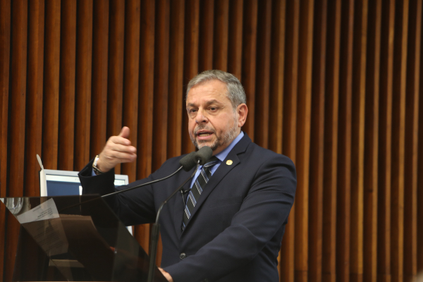 Ricardo Arruda (PSL): TRE considerou que outdoor seria propaganda irregular de pré-candidato à prefeitura de São José dos Pinhais
