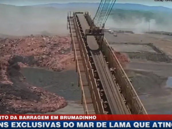 Momento do rompimento da barragem