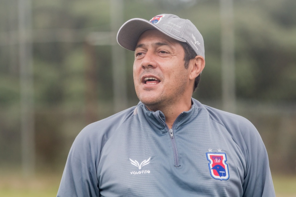 Maurílio, técnico do Paraná, fará duelo contra seu ex-auxiliar, Victor Annes