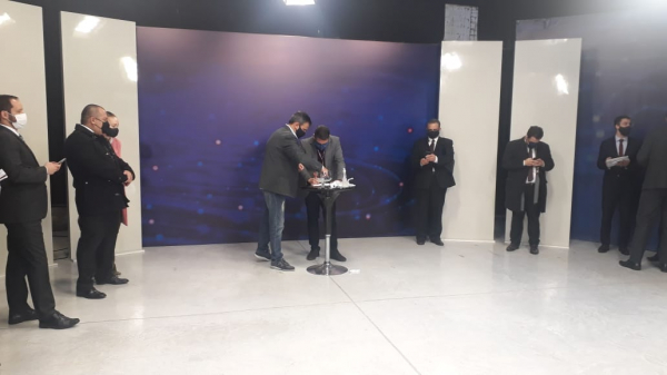 Representante de Greca participou de reunião da Band para discutir regras do debate, afirma emissora