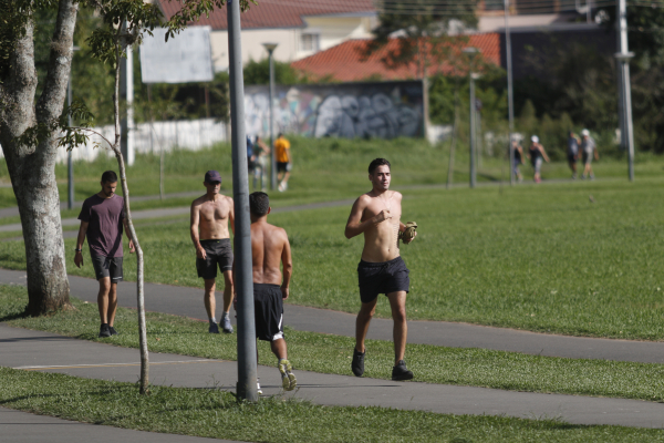 Calor em Curitiba nesta segunda-feira