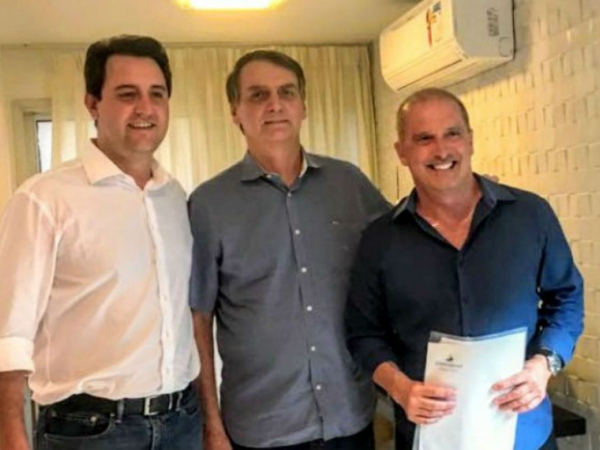 Ratinho Junior ao lado de Jair Bolsonaro e Onyx Lorenzoni