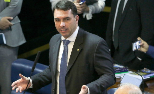 Flávio Bolsonaro (PSL/RJ): defesa alega devassa