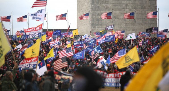 Manifestação de apoiadores de Trump, ontem, em Washington