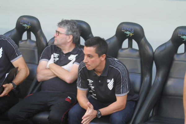Eduardo Barros (à direita)
