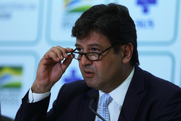 O ministro da Saúde, Luiz Henrique Mandetta durante anúncio sobre o caso de coronavirus no País, ontem