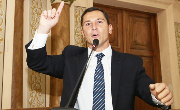 Pier Petruzziello (PTB): “Não adianta politicagem”
