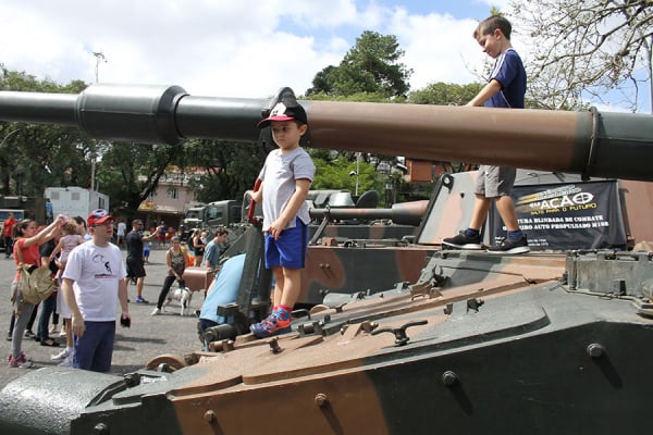 Tanques em exposição