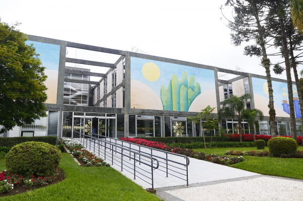 Prefeitura suspendeu pagamento de reposição salarial na semana passada, alegando decisão do STF