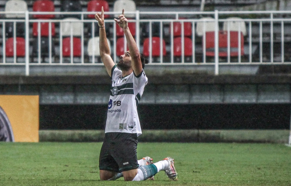 Léo Gamalho: entre os 10 maiores artilheiros da história da Copa do Brasil