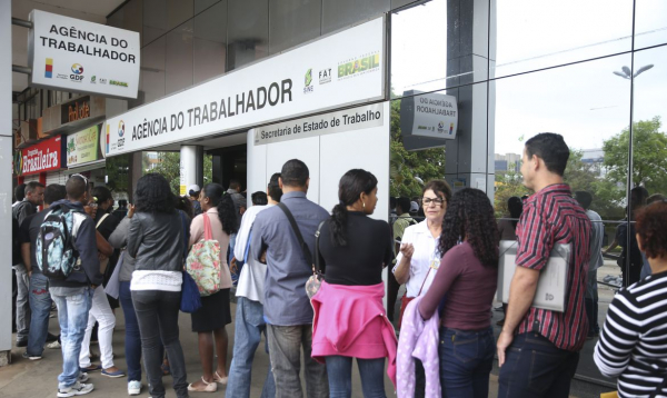 Redução de auxílio proposto pelo governo afeta mais aos desempregados