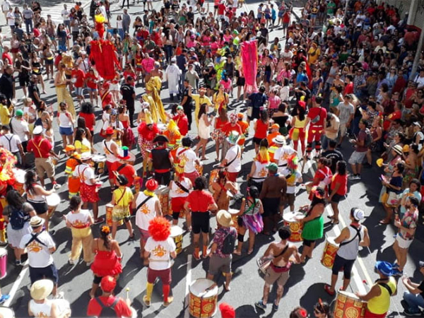 Folia dos Garibaldis e Sacis