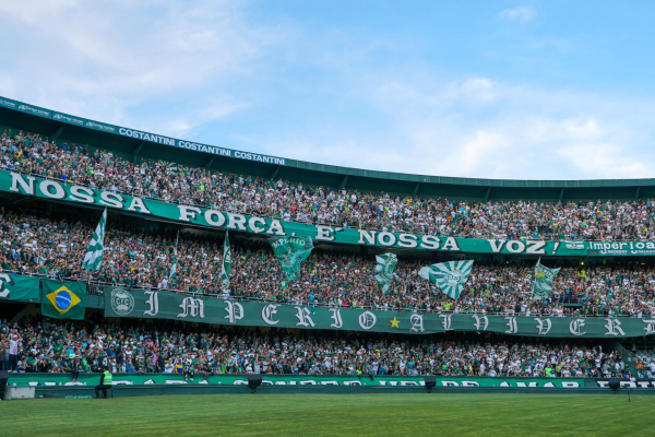 Torcida no Couto Pereira