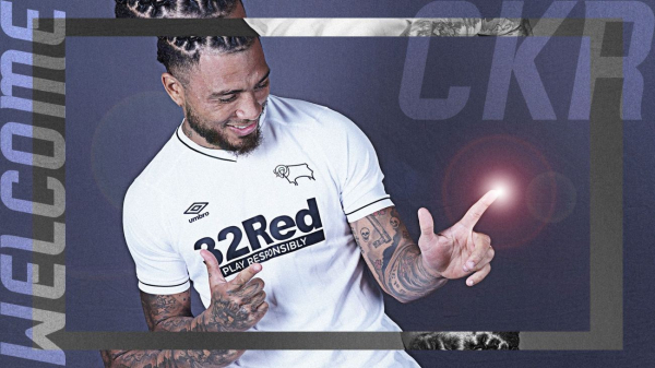 Kazim no Derby: companheiro de Rooney e comandado por Cocu