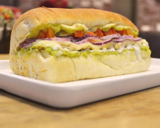 O Sr. Avocado da Loop Food