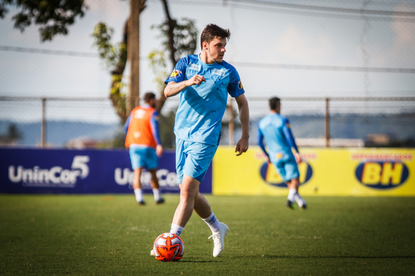 Renato Kayzer em treino no Cruzeiro