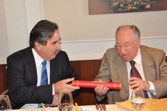 Foto de 2011, quando Cid Campelo (à direita) recebeu homenagem da OAB pelos 50 anos de exercício da advocacia