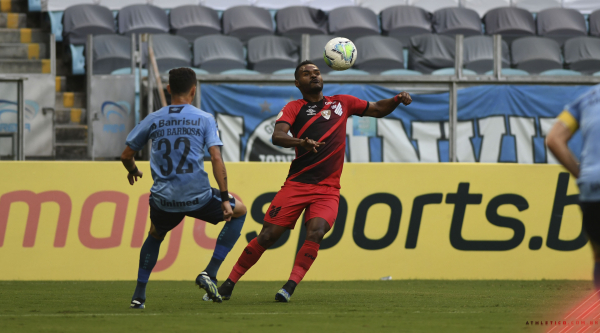 Nikão enfrenta o Grêmio