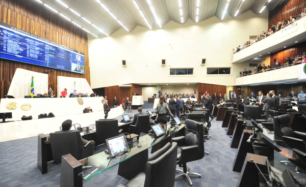 Assembleia: cada deputado recebe R$ 31,4 mil