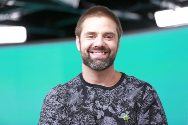 A apresentação do comediante Fábio Rabin, que recebeu o nome de “O Novo Anormal”, foi criada especialmente para o formato drive-in