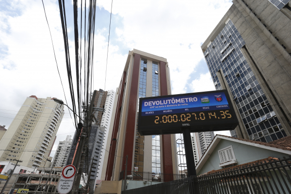 O “Devolutômetro” do Nota Paraná: marca de R$ 2 bilhões