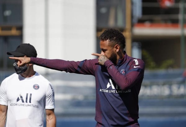 Neymar, estrela do Campeonato Francês