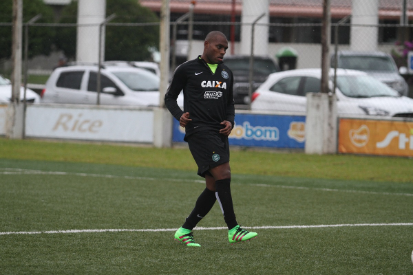 Luccas Claro em treino do Coritiba em 2016