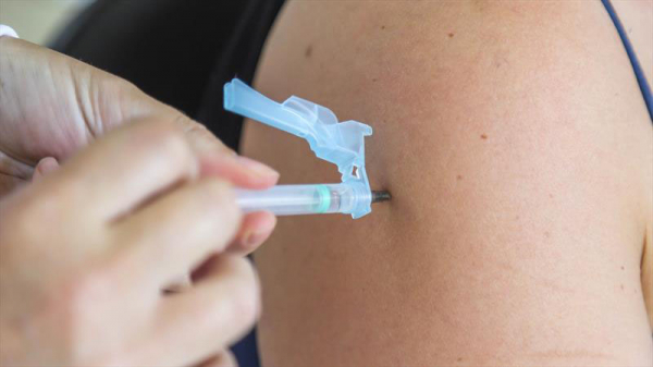 Casos ativos de Covid-19 em queda: indicativo da eficiência das vacinas
