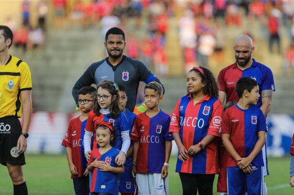 Thiago Rodrigues: revelado na base do Paraná Clube