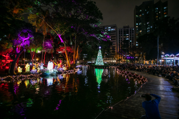 Entrega da revitalização do Passeio Público com encenação do Auto de Natal dos Reis na Ilha da Ilusão