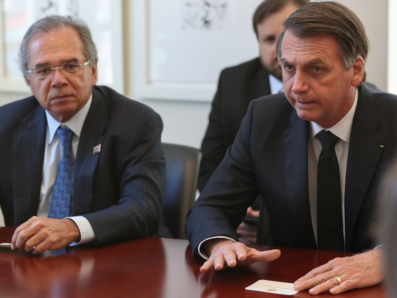 'Ninguém é obrigado a continuar ministro', diz Bolsonaro após ameaça de Guedes